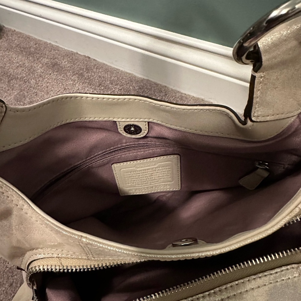 Coach Soho Lynn Hobo bag and matching wallet - Picture 9 of 11